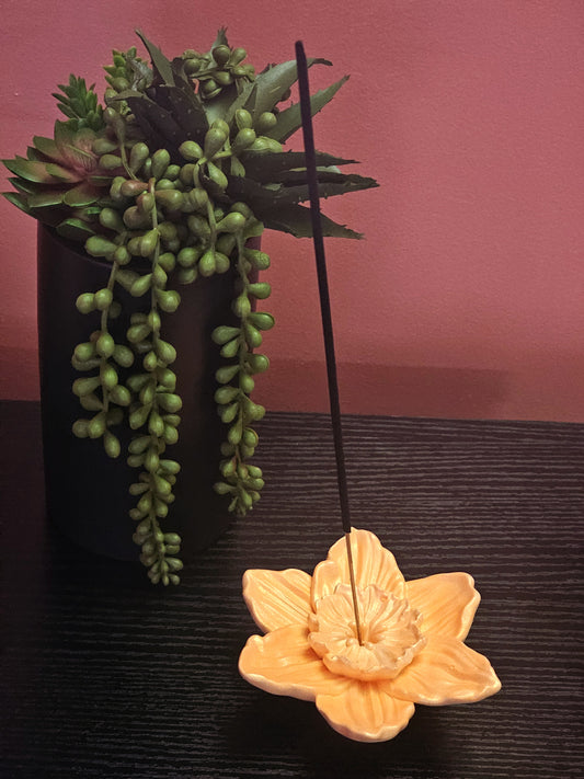Stone Bloom Incense Holder- Daffodil